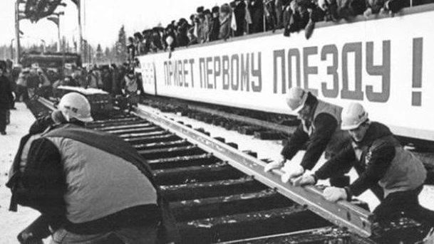 1 октября. 1550. Иван Грозный издал Приговор (Указ) «Об испомещении в Московском и окружающих уездах избранной тысячи служилых людей» – шаг по созданию регулярной армии 1 октября. 1550. Иван Грозный издал Приговор (Указ) «Об испомещении в Московском и окружающих уездах избранной тысячи служилых людей» – шаг по созданию регулярной армии