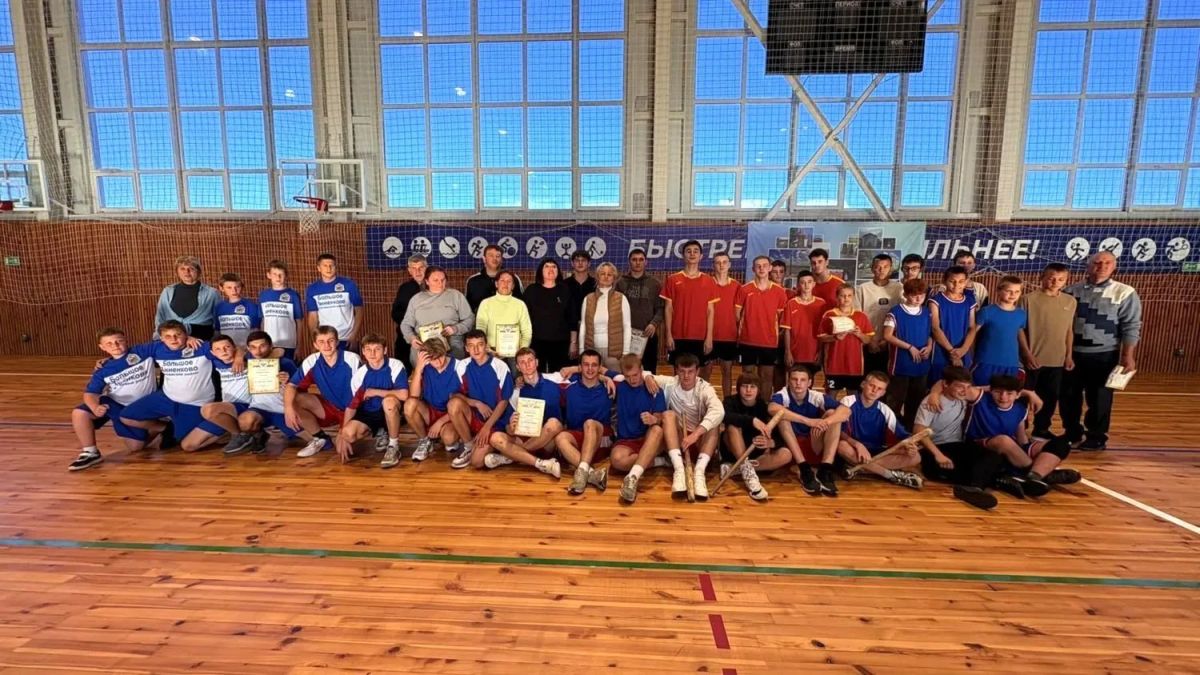 В физкультурно-оздоровительном комплексе Фатежа прошли соревнования по русской мини-лапте среди юношей школьных спортивных клубов В физкультурно-оздоровительном комплексе Фатежа прошли соревнования по русской мини-лапте среди юношей школьных спортивных клубов