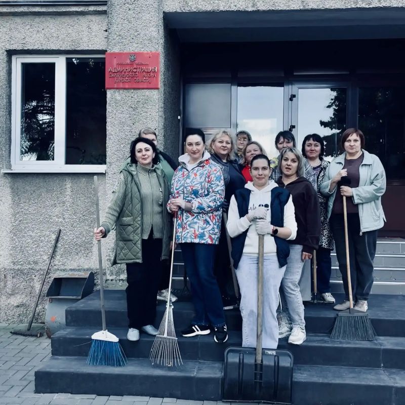Порядок в городе начинается с малого: с нашего двора, нашей улицы, нашего дома Порядок в городе начинается с малого: с нашего двора, нашей улицы, нашего дома