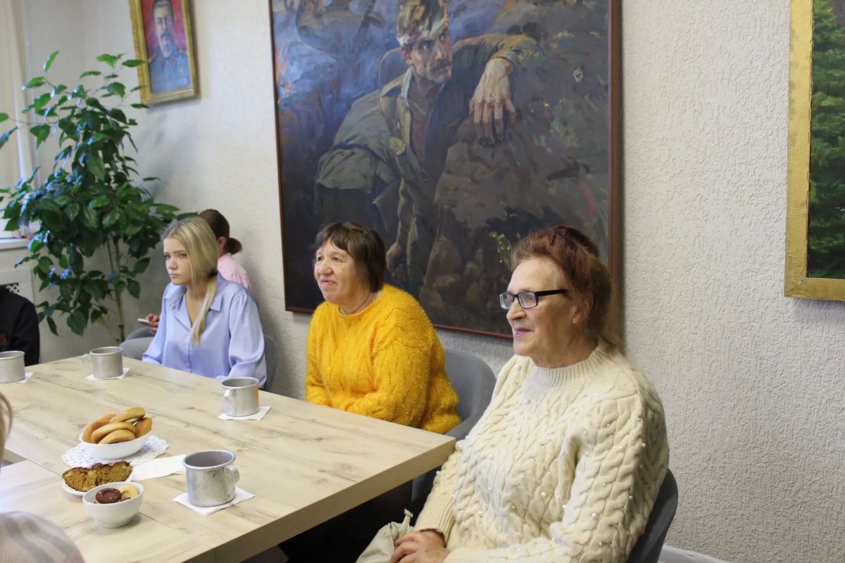 В Поныровском историко-мемориальном музее Курской битвы прошло мероприятие «Диалог поколений: прошлое и настоящее» В Поныровском историко-мемориальном музее Курской битвы прошло мероприятие «Диалог поколений: прошлое и настоящее»
