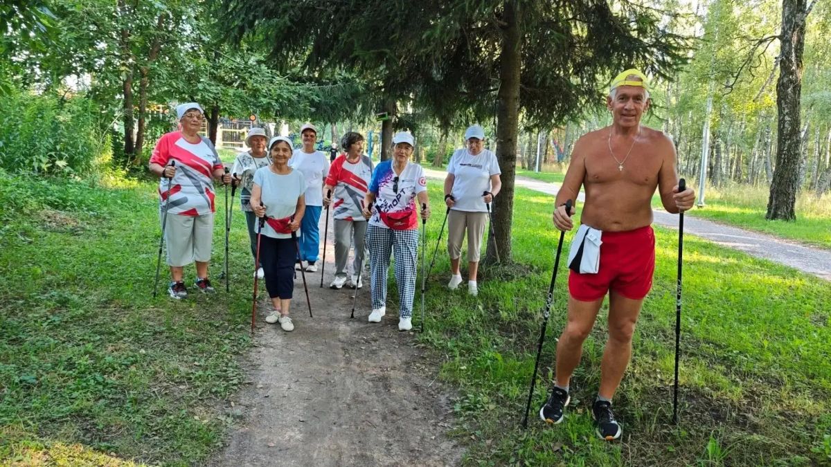 ЗДОРОВЬЕ В КАЖДОМ ШАГЕ. . Состоялась последняя тренировка проекта «Здоровье в каждом шаге»! Впереди фестиваль северной ходьбы, который начнется 3 октября в Парке пионеров в 12:00