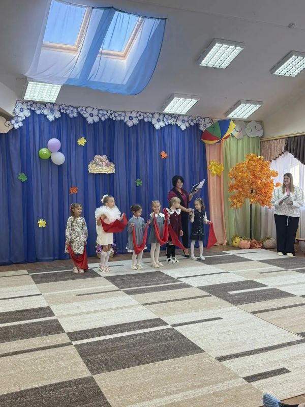Орлята- дошколята подготовительной к школе группы "Лучики" "Детского сада г.Фатежа "Золотой ключик" с большой любовью и старанием подготовили поздравления для своих любимых бабушек и дедушек Орлята- дошколята подготовительной к школе группы "Лучики" "Детского сада г.Фатежа "Золотой ключик" с большой любовью и старанием подготовили поздравления для своих любимых бабушек и дедушек