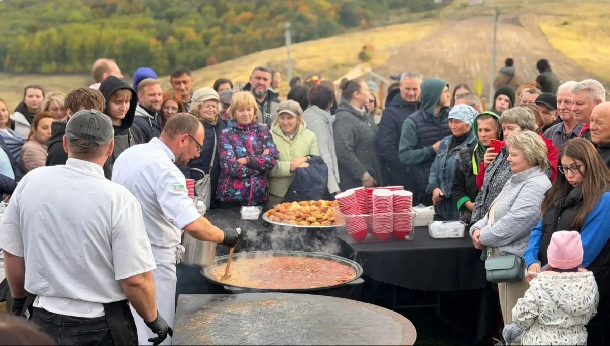 В Курском районе прошёл гастрофестиваль с чемпионатом шефов В Курском районе прошёл гастрофестиваль с чемпионатом шефов