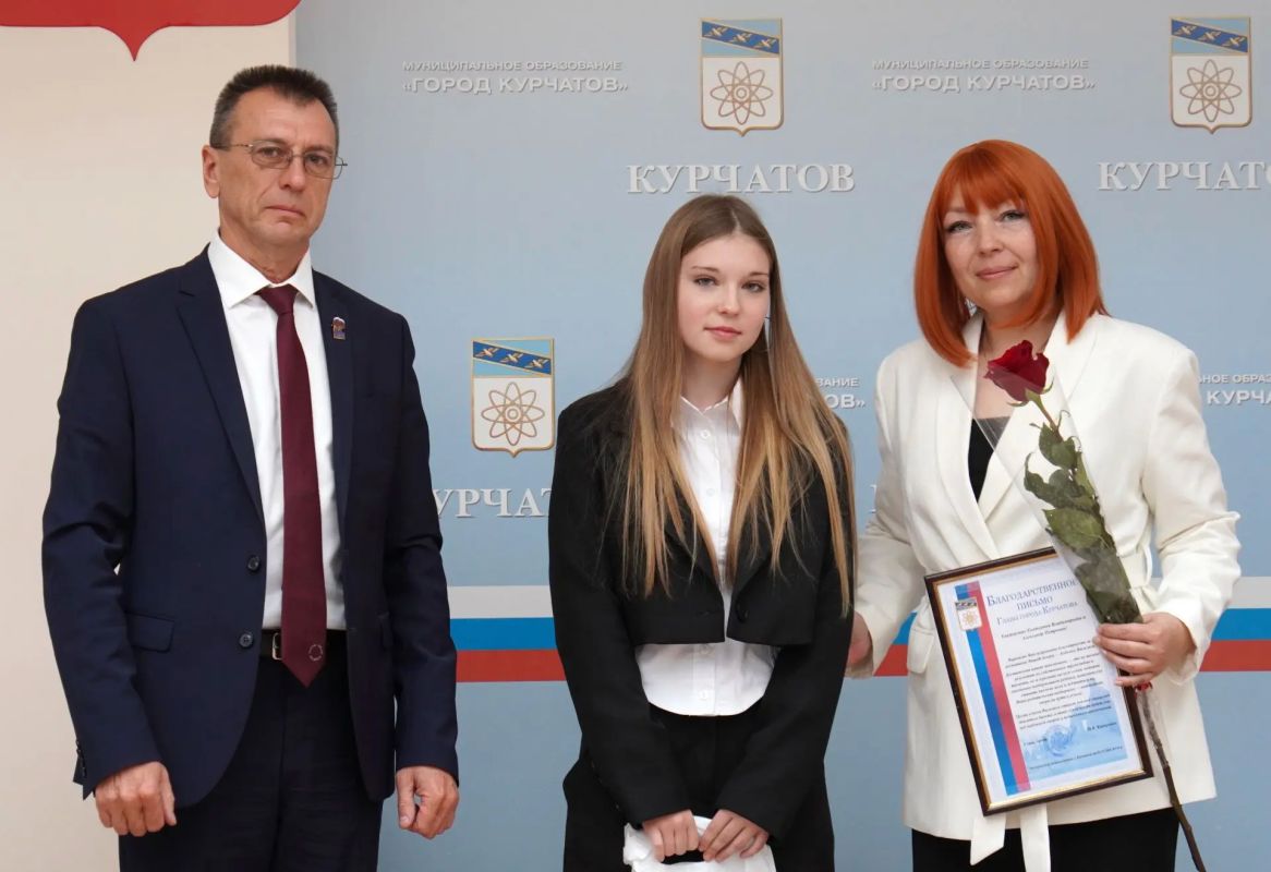 Игорь Корпунков: Сегодня, в День Учителя, состоялась встреча с одарёнными детьми, их родителями и педагогами Игорь Корпунков: Сегодня, в День Учителя, состоялась встреча с одарёнными детьми, их родителями и педагогами