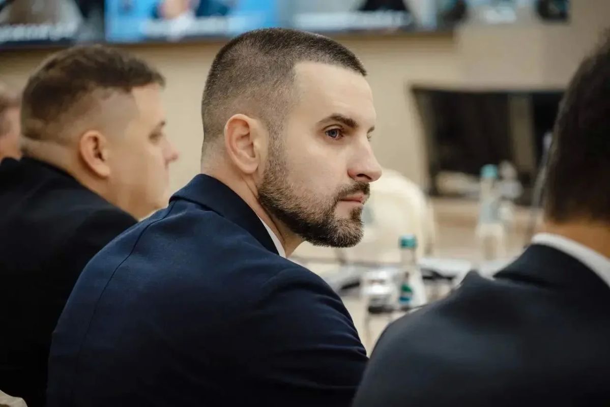 Сегодня состоялось заседание Правительства Курской области под руководством губернатора Курской области Александра Евсеевича Хинштейна Сегодня состоялось заседание Правительства Курской области под руководством губернатора Курской области Александра Евсеевича Хинштейна