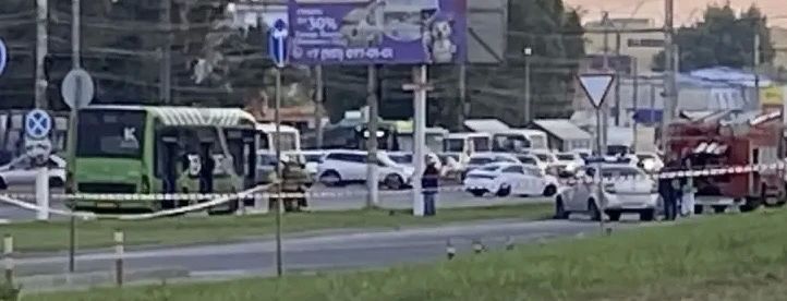 В Курске продолжает расти количество людей, раненых в ходе падения на электробус обломков украинского дрона