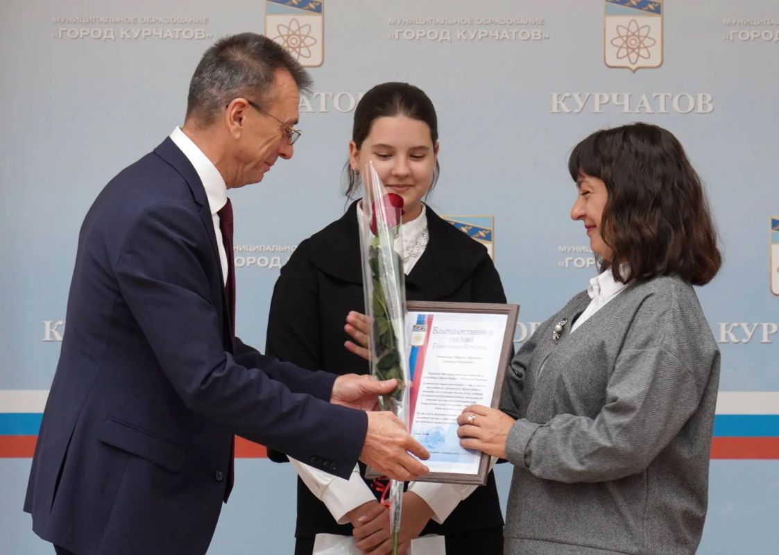 Игорь Корпунков: Сегодня, в День Учителя, состоялась встреча с одарёнными детьми, их родителями и педагогами Игорь Корпунков: Сегодня, в День Учителя, состоялась встреча с одарёнными детьми, их родителями и педагогами