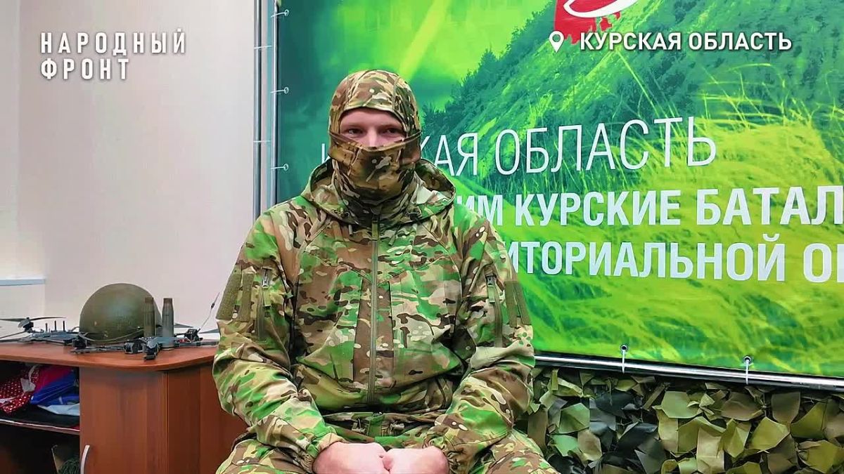 Командир учит солдата военному делу, но учитель учит человека жизни