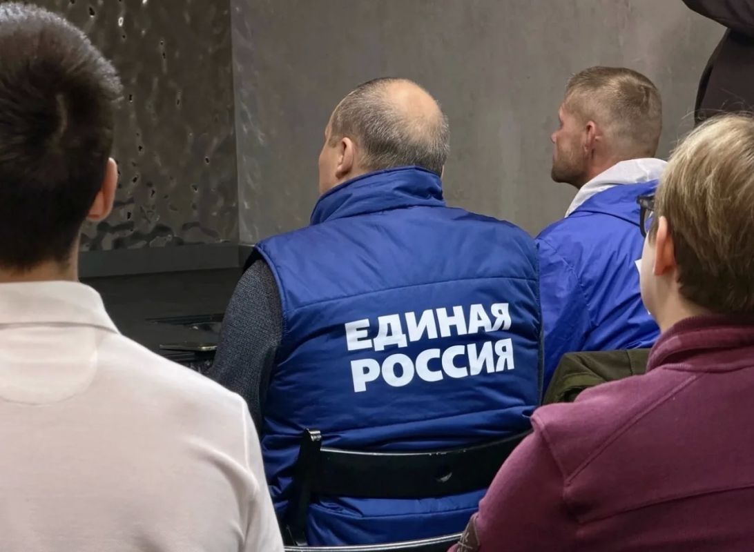 Игорь Кастюкевич: Саратовская область. Всегда очень приятно, когда постоянные участники волонтерских лагерей Единой России в своих регионах формируют вокруг себя сообщество тех, кто хочет помогать Игорь Кастюкевич: Саратовская область. Всегда очень приятно, когда постоянные участники волонтерских лагерей Единой России в своих регионах формируют вокруг себя сообщество тех, кто хочет помогать