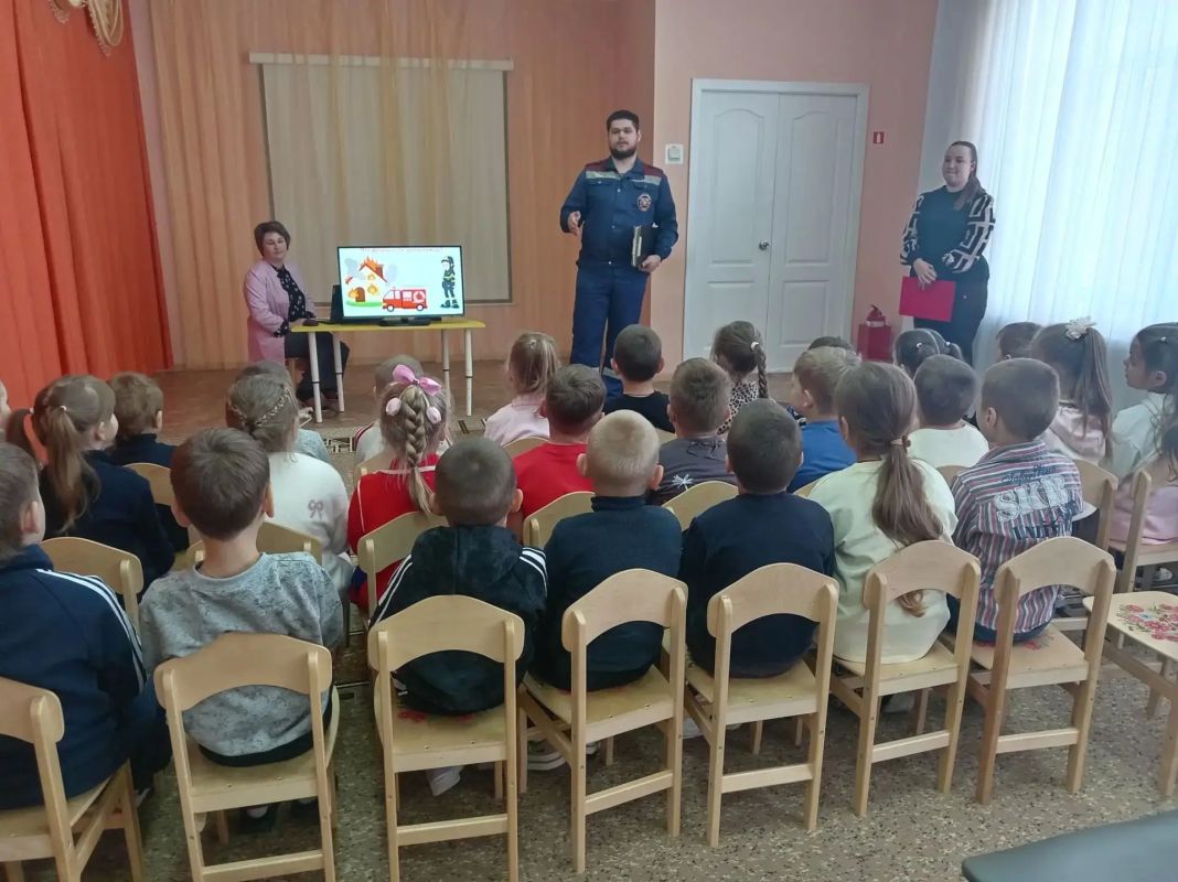 Безопасность начинается с детства: урок культуры безопасности в медвенском детском саду «Улыбка»