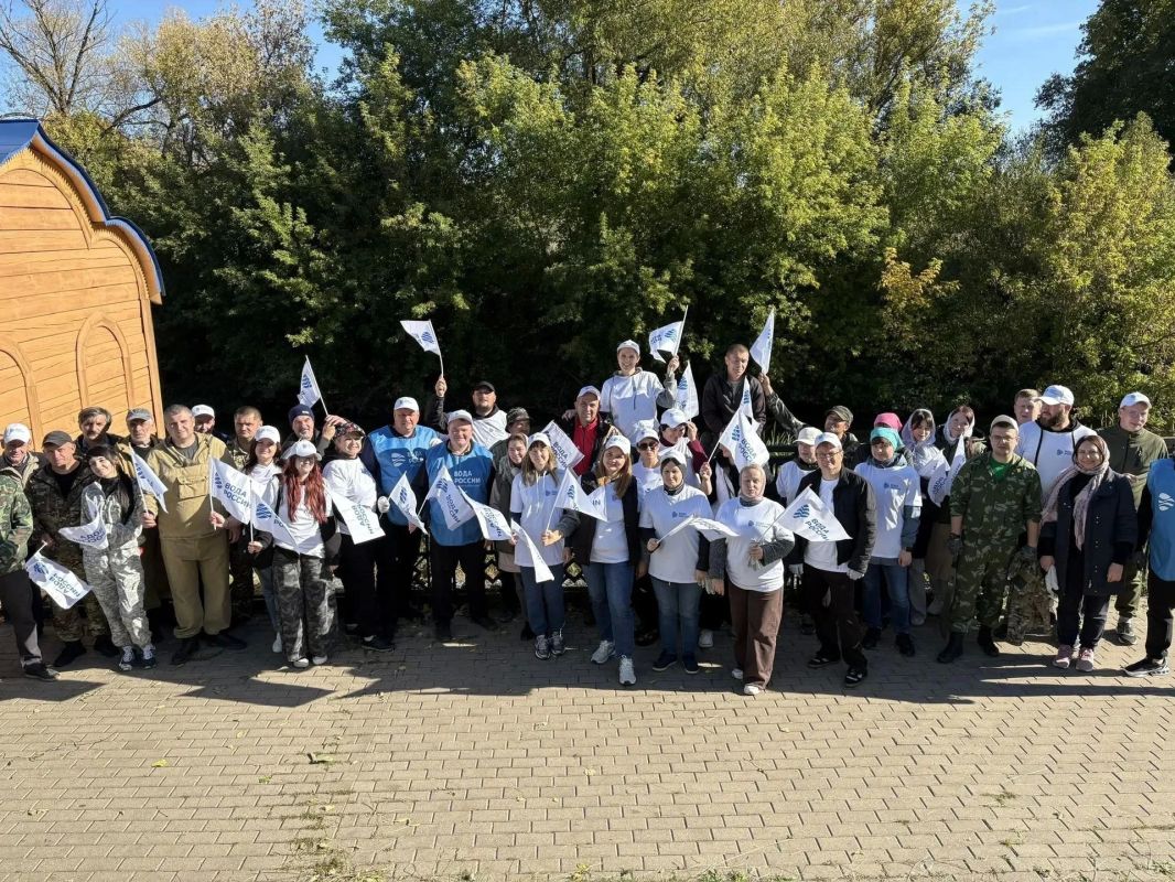 В местечке Свобода Золотухинского района на территории Коренной пустыни прошла Всероссийская акция «Вода России»