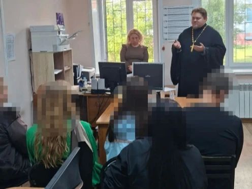 В рамках Общероссийской акции «Сообщи, где торгуют смертью!» в Уголовноисполнительной инспекции прошла профилактическая встреча с осуждёнными без изоляции от общества, а также с женщинами, которым предоставлена отсрочка...