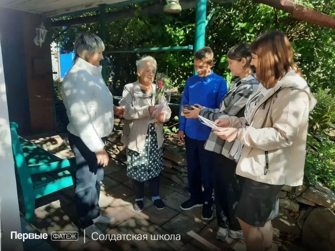 Первые присоединились к Всероссийской акции «Благодарю» и поздравили своих учителей с праздником! Первые присоединились к Всероссийской акции «Благодарю» и поздравили своих учителей с праздником!