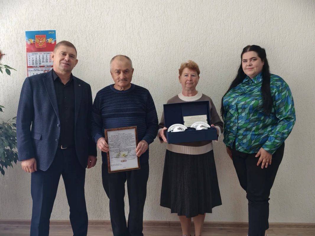 В Поныровском районе супруги Овсянниковы Владимир Николаевич и Галина Ивановна отметили золотую свадьбу