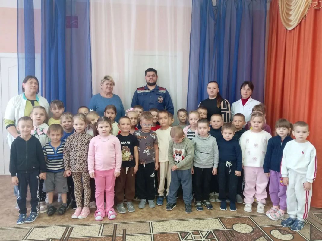 Безопасность начинается с детства: урок культуры безопасности в медвенском детском саду «Улыбка» Безопасность начинается с детства: урок культуры безопасности в медвенском детском саду «Улыбка»