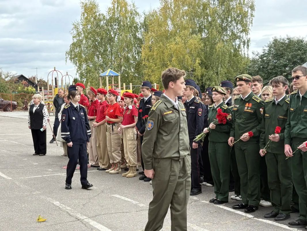 В Курске открыли мемориальные доски в память о героях СВО В Курске открыли мемориальные доски в память о героях СВО