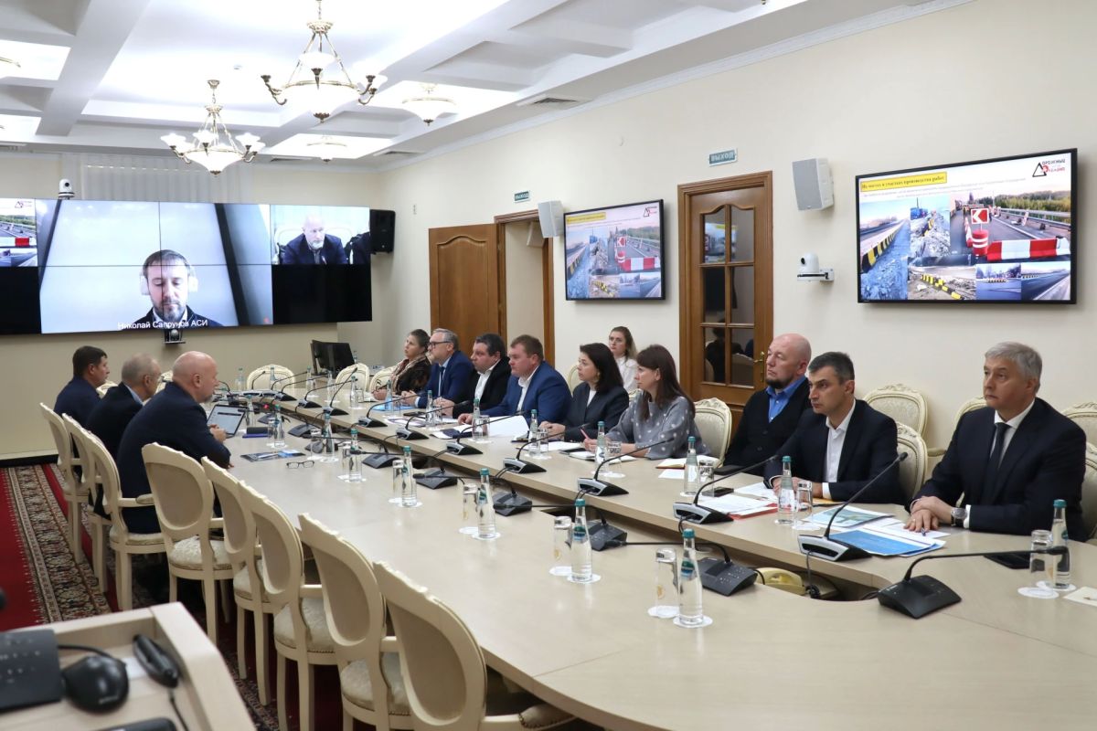 Заместитель губернатора Курской области Сергей Фофанов провел встречу, посвященную организации замкнутого цикла переработки автомобильных шин и выпуска дорожных изделий Заместитель губернатора Курской области Сергей Фофанов провел встречу, посвященную организации замкнутого цикла переработки автомобильных шин и выпуска дорожных изделий