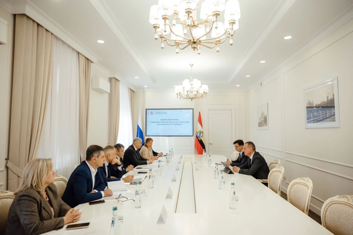 Губернатор Курской области Александр Хинштейн провёл встречу с руководством группы компаний «Грейнрус», которая работает в регионе с 2006 года и входит в число крупных предприятий агропромышленного комплекса Губернатор Курской области Александр Хинштейн провёл встречу с руководством группы компаний «Грейнрус», которая работает в регионе с 2006 года и входит в число крупных предприятий агропромышленного комплекса