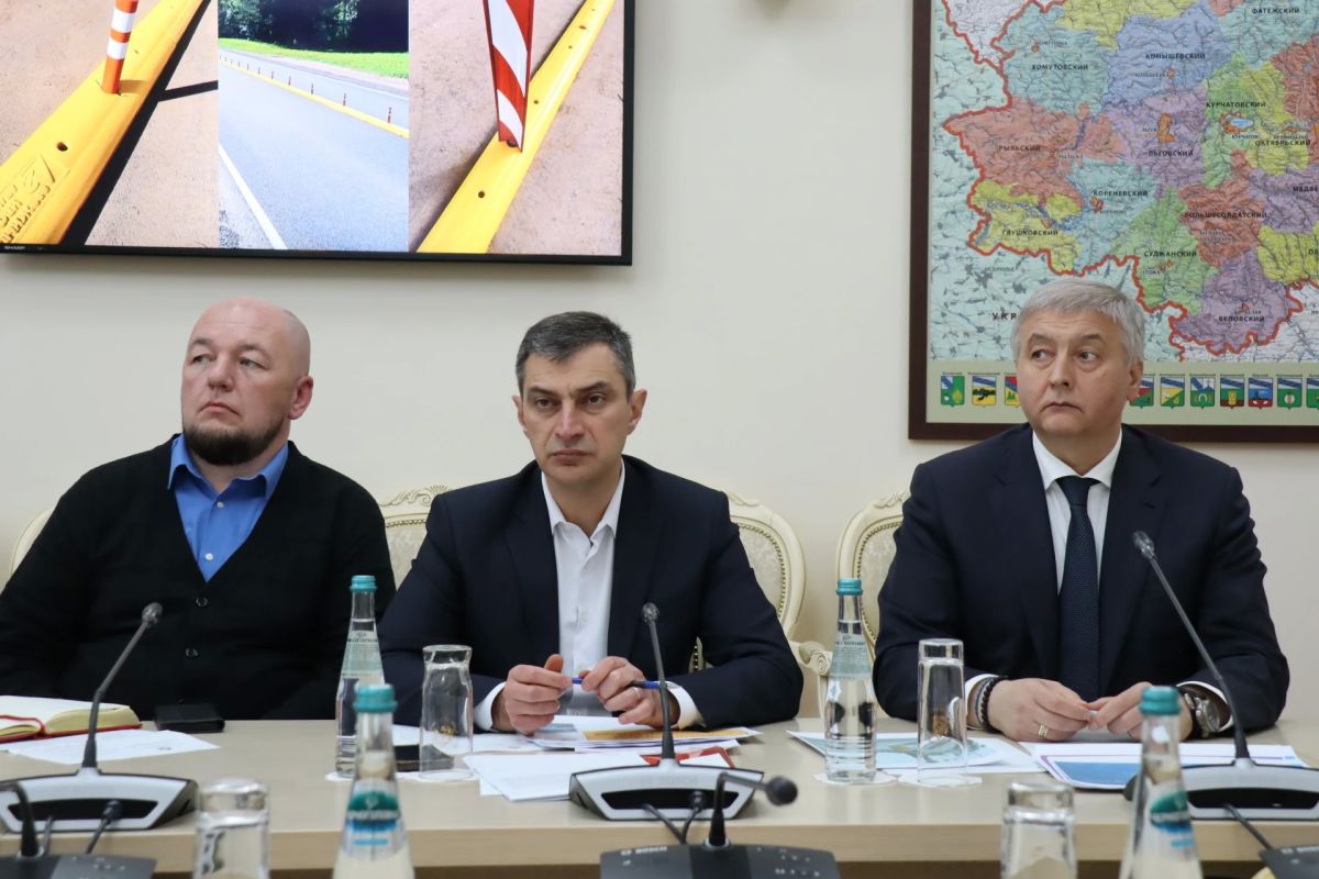 Заместитель губернатора Курской области Сергей Фофанов провел встречу, посвященную организации замкнутого цикла переработки автомобильных шин и выпуска дорожных изделий Заместитель губернатора Курской области Сергей Фофанов провел встречу, посвященную организации замкнутого цикла переработки автомобильных шин и выпуска дорожных изделий