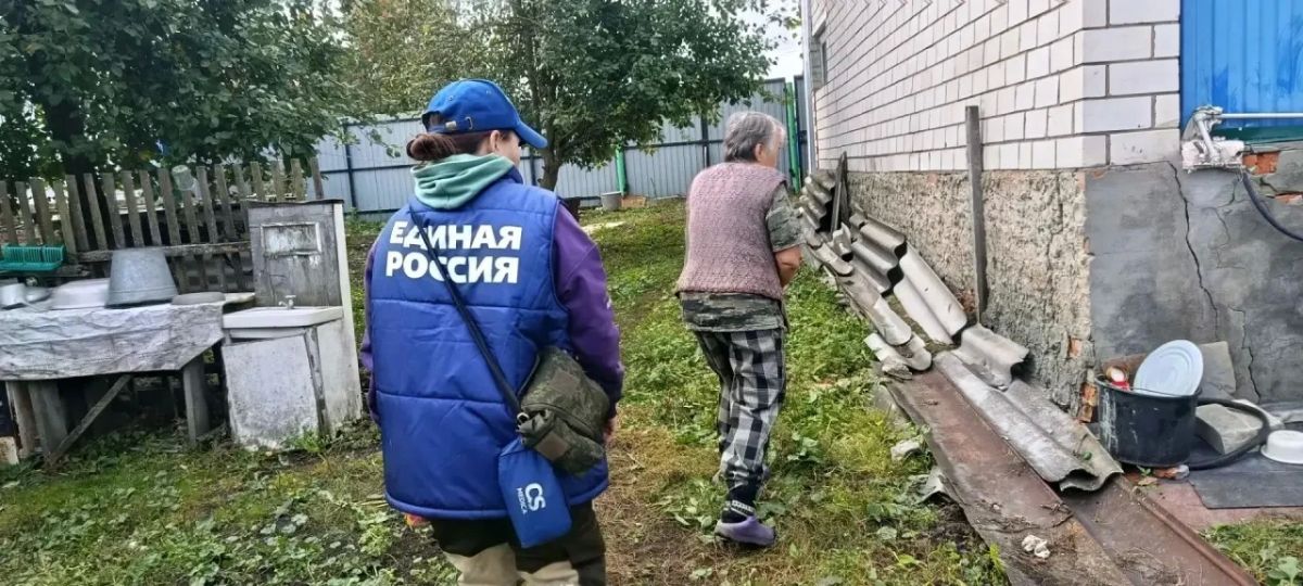Игорь Кастюкевич: Курская область. Волонтеры лагеря Единой России «Курский рубеж» проводят адресный обход жителей в селе Большое Солдатское Игорь Кастюкевич: Курская область. Волонтеры лагеря Единой России «Курский рубеж» проводят адресный обход жителей в селе Большое Солдатское