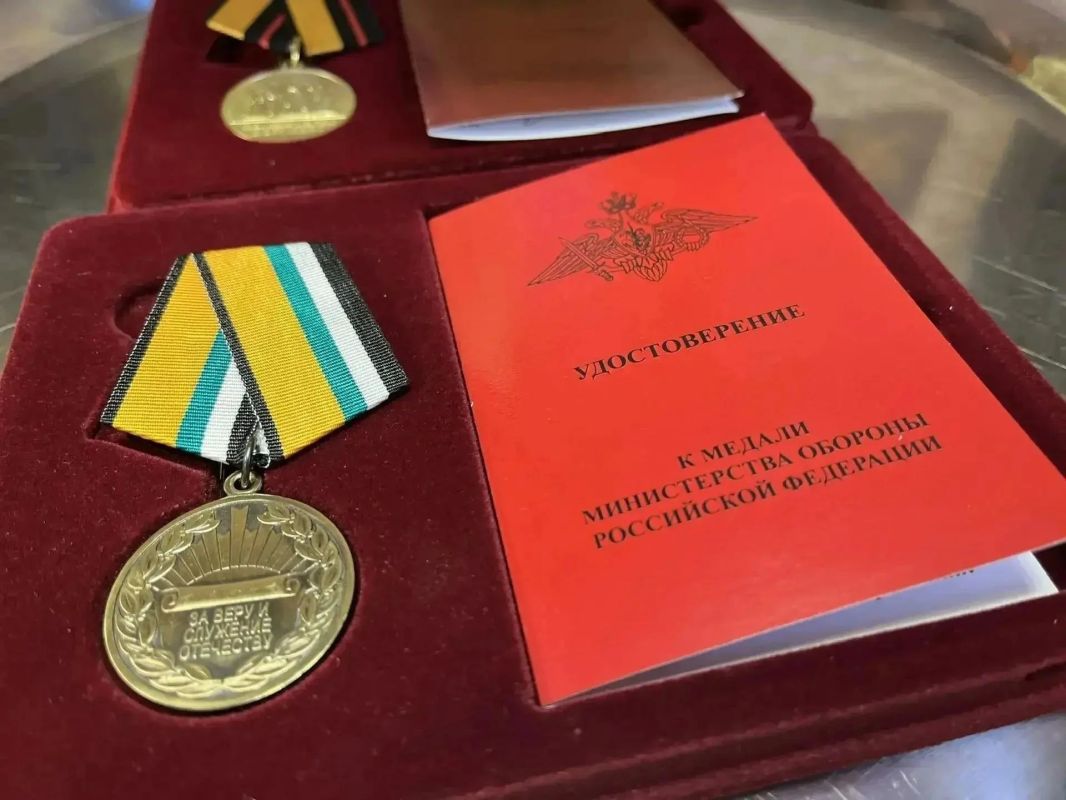 Курским педагогам вручили медали Курским педагогам вручили медали
