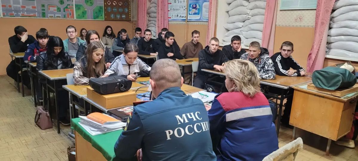 Урок по ГО в социально-аграрном техникуме в Тимском районе