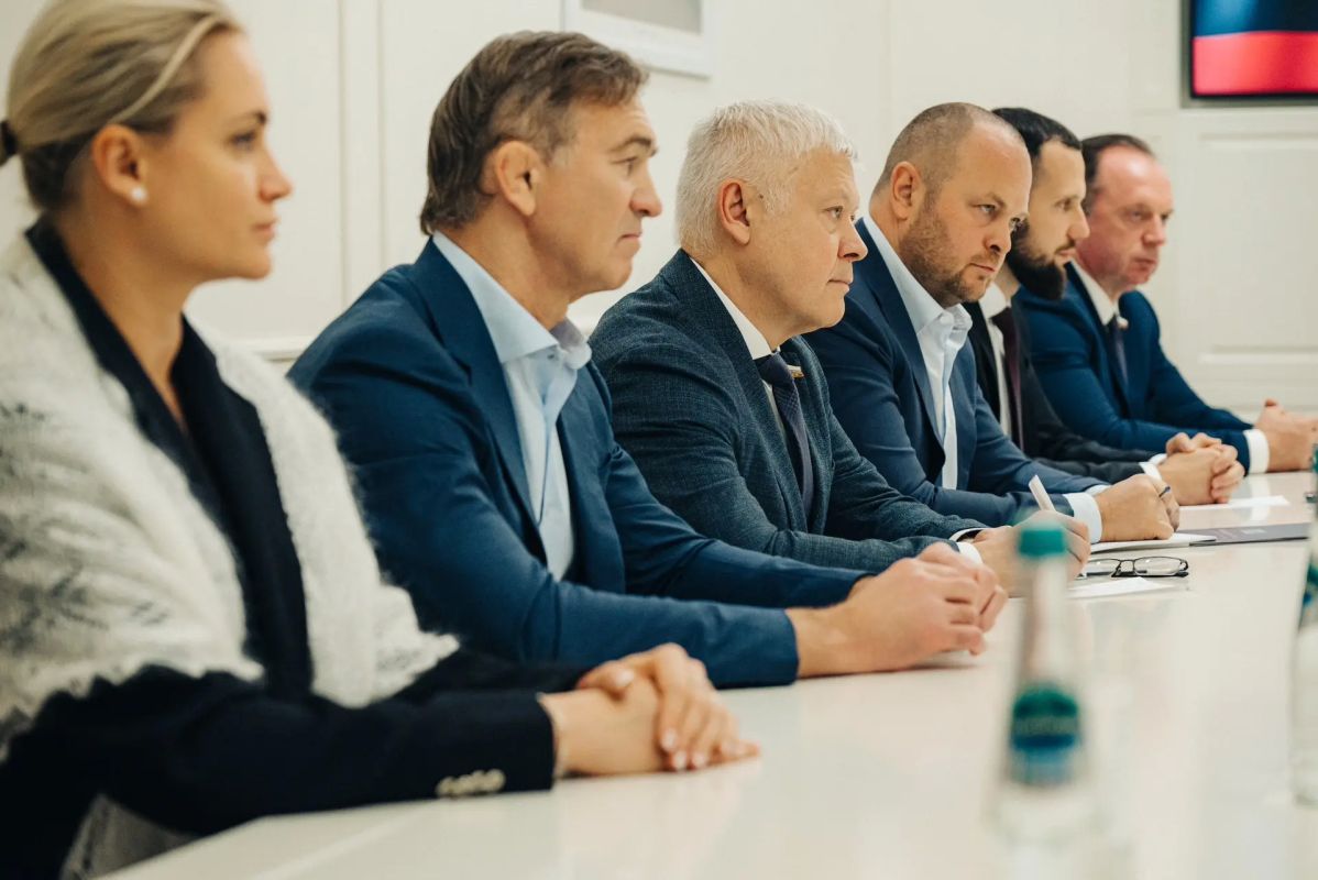 Александр Хинштейн: Накануне провели встречу с депутатами Госдумы и сенаторами от Курской области Александр Хинштейн: Накануне провели встречу с депутатами Госдумы и сенаторами от Курской области