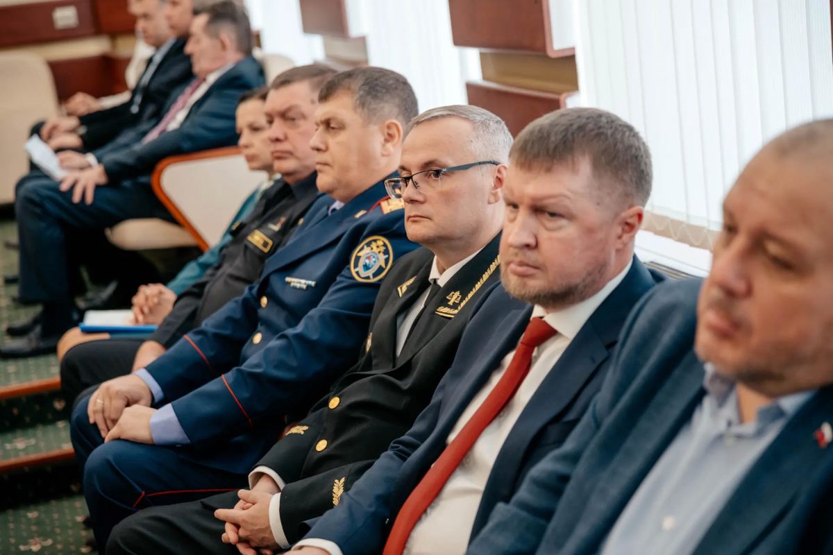Председатель Курского облизбиркома Евгений Черкашин открыл первое заседание Курской областной Думы восьмого созыва Председатель Курского облизбиркома Евгений Черкашин открыл первое заседание Курской областной Думы восьмого созыва