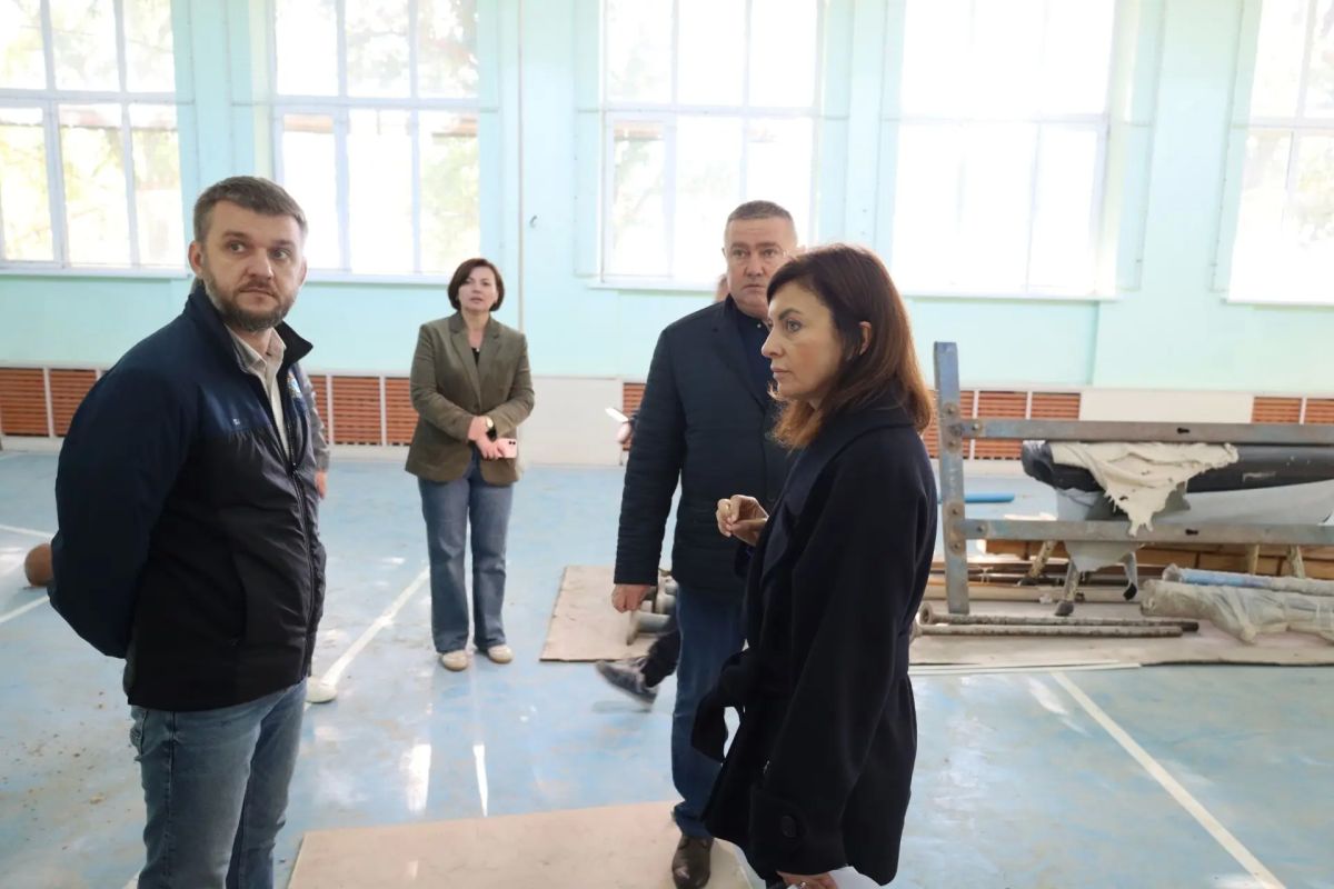 И.о. руководителя администрации Курской области Олеся Дворцова проинспектировала капитальный ремонт Дома социального обслуживания «Первоцвет» в Курском районе и Дьяконовской средней школы в Октябрьском районе И.о. руководителя администрации Курской области Олеся Дворцова проинспектировала капитальный ремонт Дома социального обслуживания «Первоцвет» в Курском районе и Дьяконовской средней школы в Октябрьском районе