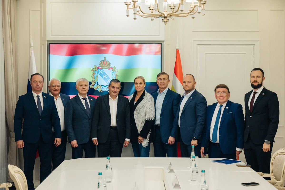 Губернатор провёл первое совещание с избранными депутатами Госдумы и сенаторами от Курской области