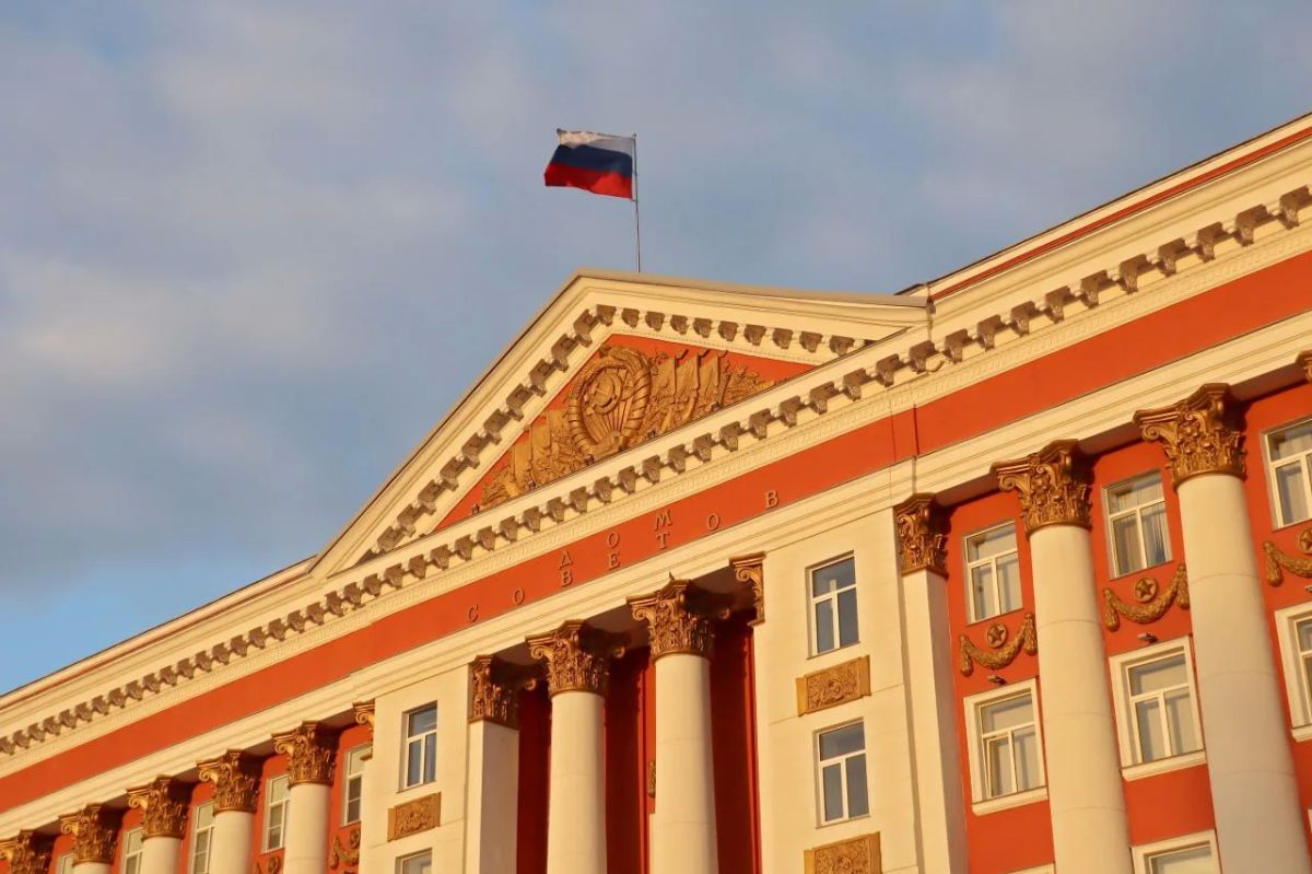 Продолжается первое заседание облдумы восьмого созыва