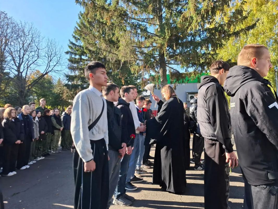 Сегодня в нашем городе прошёл традиционный День призывника! Сегодня в нашем городе прошёл традиционный День призывника!