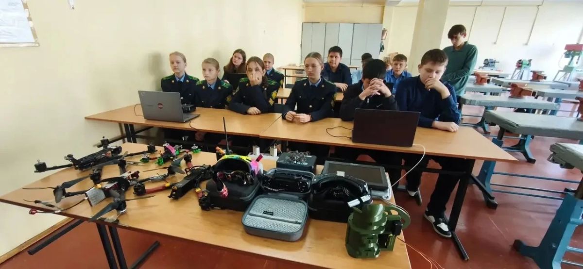 К управлению — готовы!. Проект «Асс пилотажа» продолжает знакомить молодёжь Курской области с миром беспилотной авиации К управлению — готовы!. Проект «Асс пилотажа» продолжает знакомить молодёжь Курской области с миром беспилотной авиации