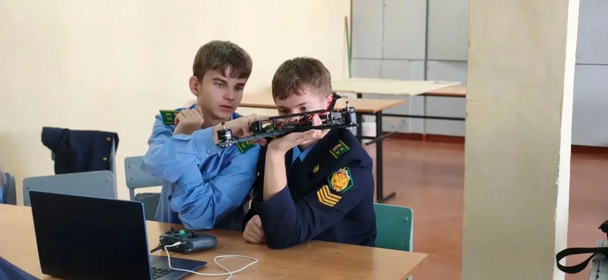 К управлению — готовы!. Проект «Асс пилотажа» продолжает знакомить молодёжь Курской области с миром беспилотной авиации К управлению — готовы!. Проект «Асс пилотажа» продолжает знакомить молодёжь Курской области с миром беспилотной авиации