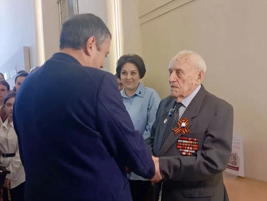 Выставка картин курского фронтовика открылась в «Асеевке» Выставка картин курского фронтовика открылась в «Асеевке»