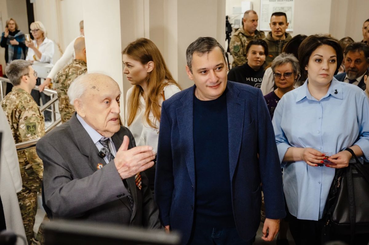 В библиотеке имени Асеева начала работу выставка картин «Малая Родина» – участника Великой Отечественной войны, уроженца Курской области Игоря Антипенко В библиотеке имени Асеева начала работу выставка картин «Малая Родина» – участника Великой Отечественной войны, уроженца Курской области Игоря Антипенко