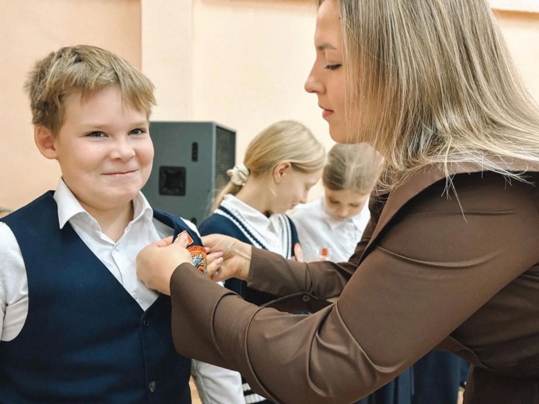 В первичном отделении школы № 52 им. Я. М. Киселева состоялась торжественная церемония вступления пятиклассников в участники «Движения Первых» В первичном отделении школы № 52 им. Я. М. Киселева состоялась торжественная церемония вступления пятиклассников в участники «Движения Первых»