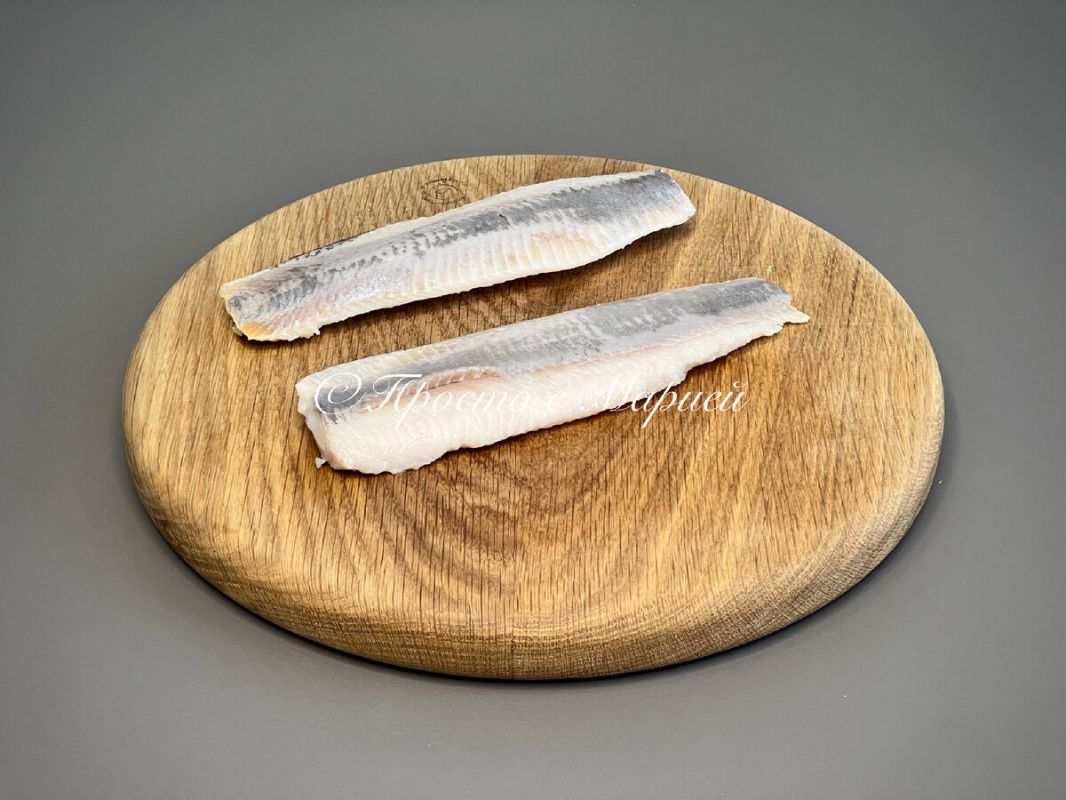 Сельдь с морковью в томатной заправке: простая закуска, которая первой исчезает со стола