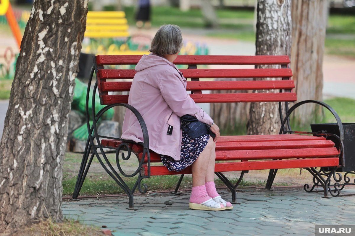 Не хватает стажа для пенсии: когда назначат социальную выплату