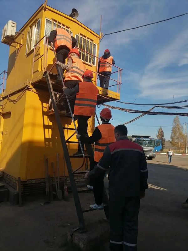По инициативе начальника Фатежского кадрового центра ОКУ «Центр занятости населения Курской области» Веселиной Е.В. для обучающихся 8 класса Глебовской школы имени Артёма была организована экскурсия на одно из ключевых... По инициативе начальника Фатежского кадрового центра ОКУ «Центр занятости населения Курской области» Веселиной Е.В. для обучающихся 8 класса Глебовской школы имени Артёма была организована экскурсия на одно из ключевых...