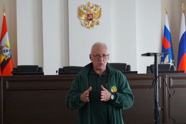 Заместитель председателя Общественного совета при ФСИН России Михаил Хасьминский провел встречу-семинар с сотрудниками УФСИН России по Курской области Заместитель председателя Общественного совета при ФСИН России Михаил Хасьминский провел встречу-семинар с сотрудниками УФСИН России по Курской области