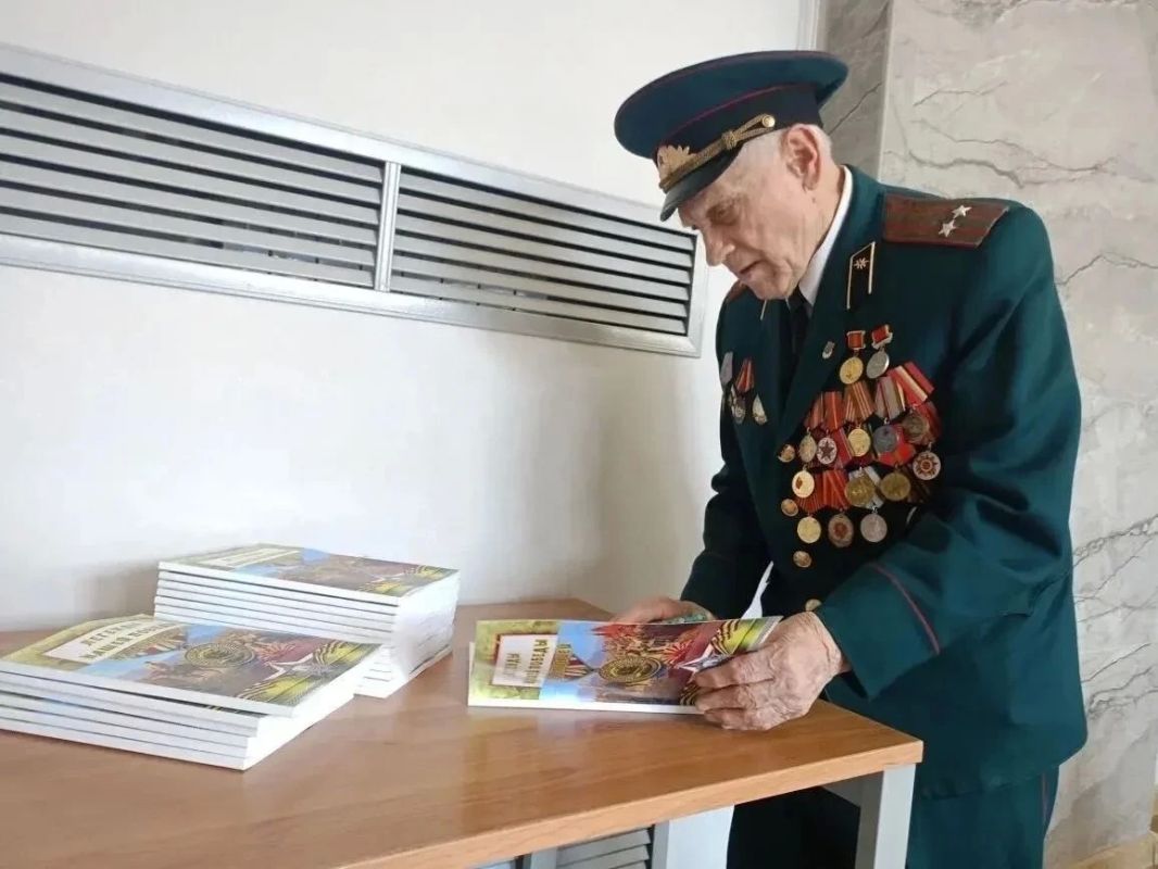 В рамках рубрики «Исторический багаж» рассказываем вам о том, что свой 90-летний юбилей отмечает Николай Дмитриевич Ремизов – председатель первичной ветеранской организации микрорайона №1 при гимназии №1, краевед, публицист... В рамках рубрики «Исторический багаж» рассказываем вам о том, что свой 90-летний юбилей отмечает Николай Дмитриевич Ремизов – председатель первичной ветеранской организации микрорайона №1 при гимназии №1, краевед, публицист...