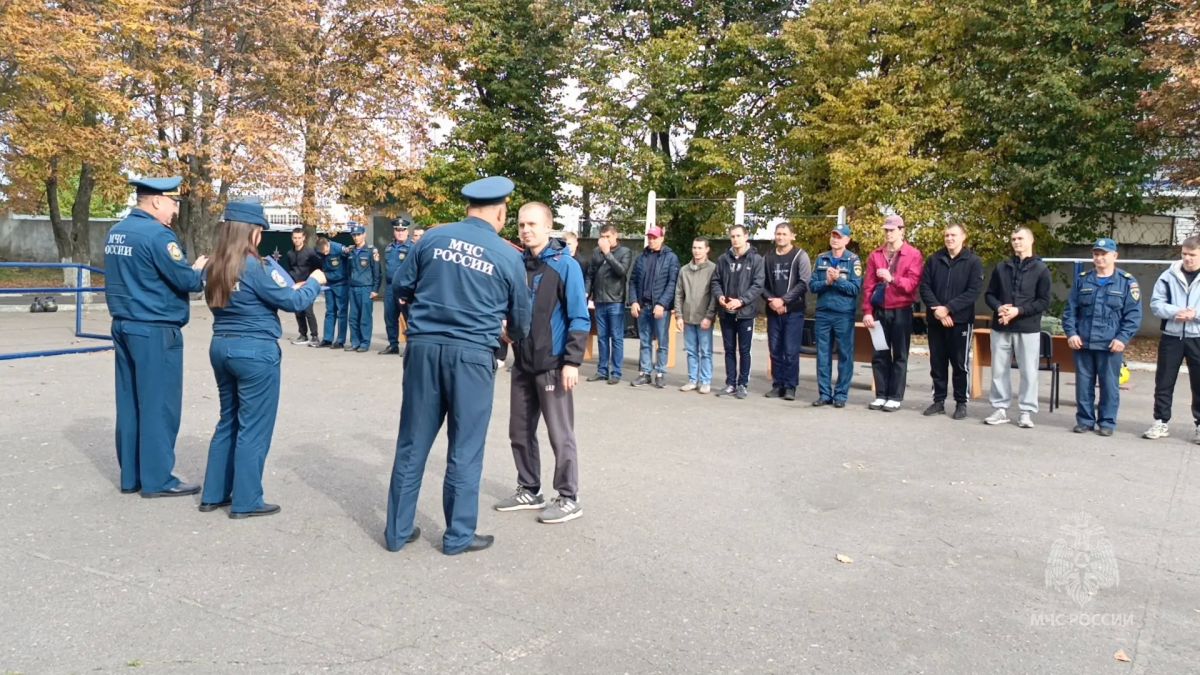 Поднять гирю 110 раз. На базе 1 СПСЧ г. Курска прошел седьмой этап спартакиады регионального управления МЧС России - соревнования по гиревому двоеборью Поднять гирю 110 раз. На базе 1 СПСЧ г. Курска прошел седьмой этап спартакиады регионального управления МЧС России - соревнования по гиревому двоеборью