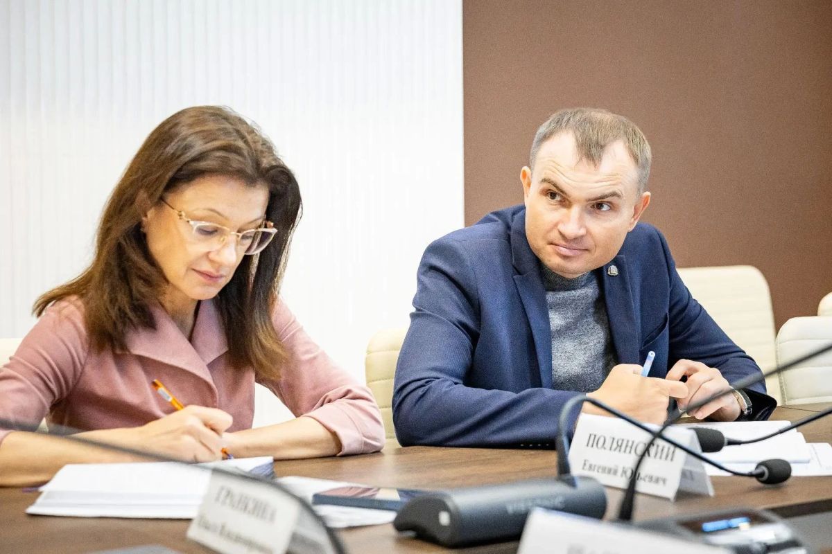 На еженедельной планерке подвели итоги текущей работы и определили приоритетные задачи по содержанию городских территорий, подготовке к зимнему периоду и отработке обращений жителей На еженедельной планерке подвели итоги текущей работы и определили приоритетные задачи по содержанию городских территорий, подготовке к зимнему периоду и отработке обращений жителей