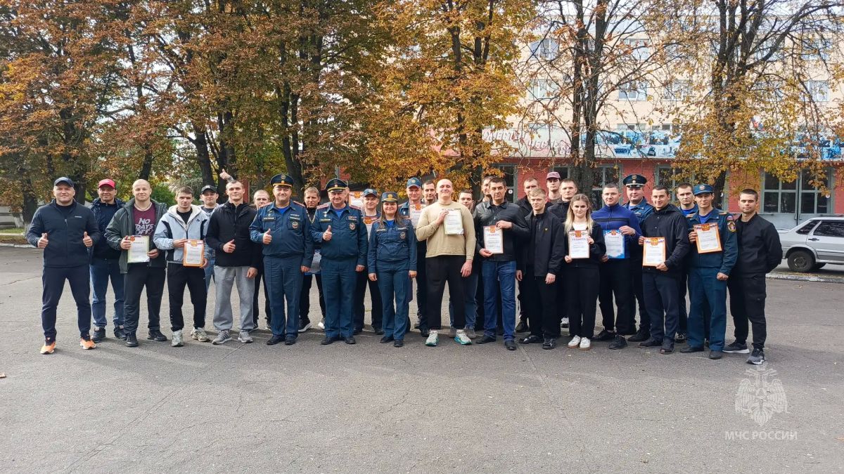 Поднять гирю 110 раз. На базе 1 СПСЧ г. Курска прошел седьмой этап спартакиады регионального управления МЧС России - соревнования по гиревому двоеборью Поднять гирю 110 раз. На базе 1 СПСЧ г. Курска прошел седьмой этап спартакиады регионального управления МЧС России - соревнования по гиревому двоеборью