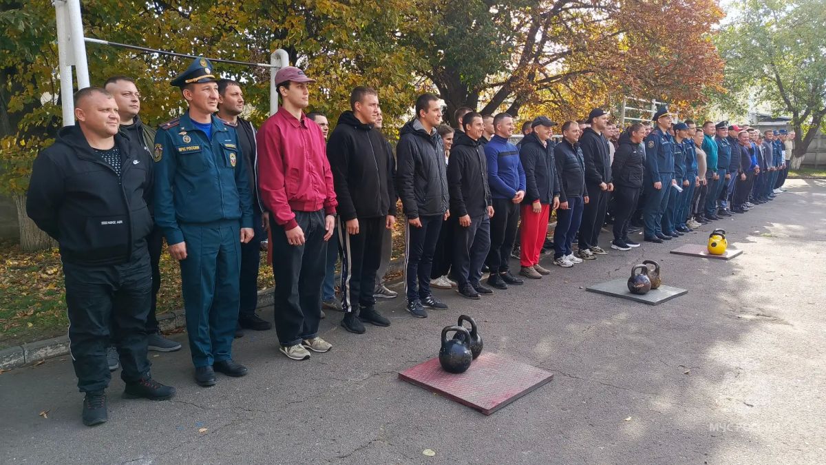 Поднять гирю 110 раз. На базе 1 СПСЧ г. Курска прошел седьмой этап спартакиады регионального управления МЧС России - соревнования по гиревому двоеборью Поднять гирю 110 раз. На базе 1 СПСЧ г. Курска прошел седьмой этап спартакиады регионального управления МЧС России - соревнования по гиревому двоеборью