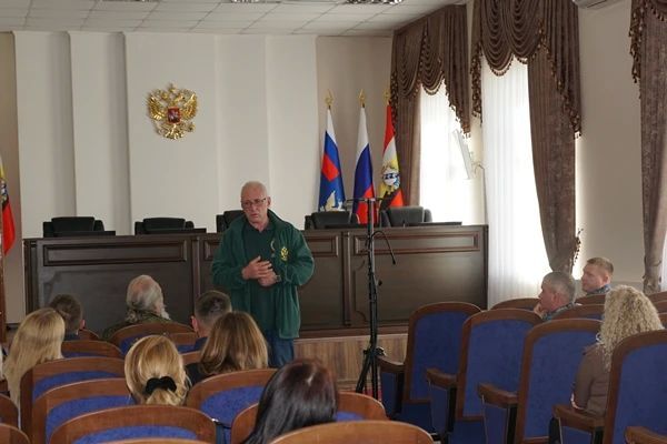 Заместитель председателя Общественного совета при ФСИН России Михаил Хасьминский провел встречу-семинар с сотрудниками УФСИН России по Курской области