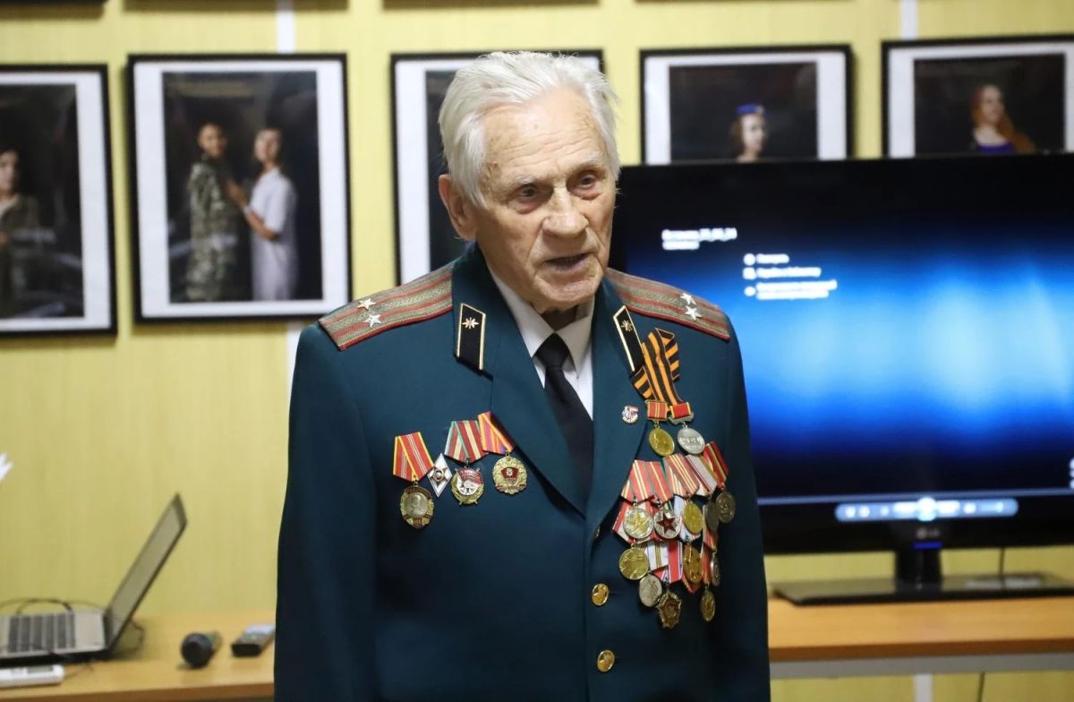 В рамках рубрики «Исторический багаж» рассказываем вам о том, что свой 90-летний юбилей отмечает Николай Дмитриевич Ремизов – председатель первичной ветеранской организации микрорайона №1 при гимназии №1, краевед, публицист...