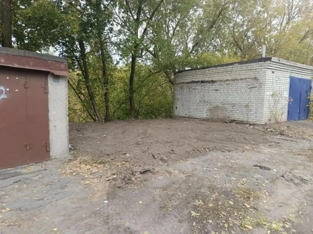 С территории у холодного канала убрали более 90 самовольно установленных гаражей