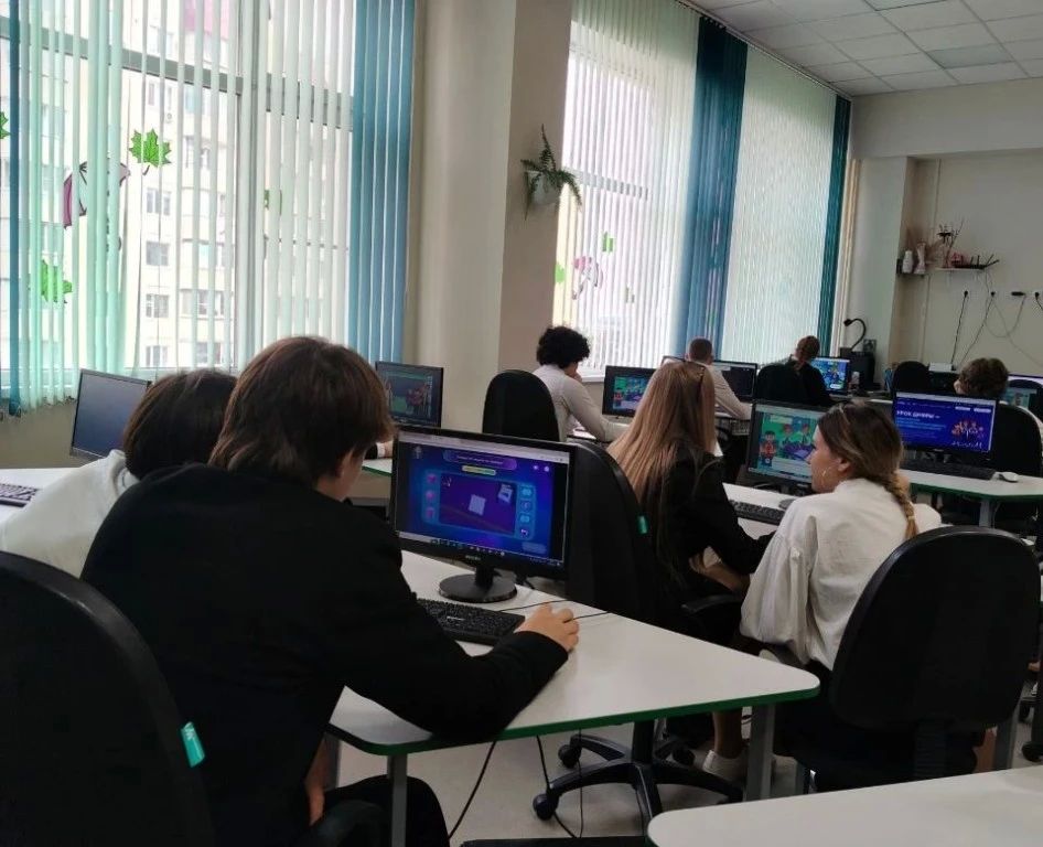 В центре цифрового образования детей «IT-куб», созданном на базе лицея №14 города Железногорска, прошел необычный «Урок цифры», посвященный теме «Искусственный интеллект: 3D-технологии» В центре цифрового образования детей «IT-куб», созданном на базе лицея №14 города Железногорска, прошел необычный «Урок цифры», посвященный теме «Искусственный интеллект: 3D-технологии»